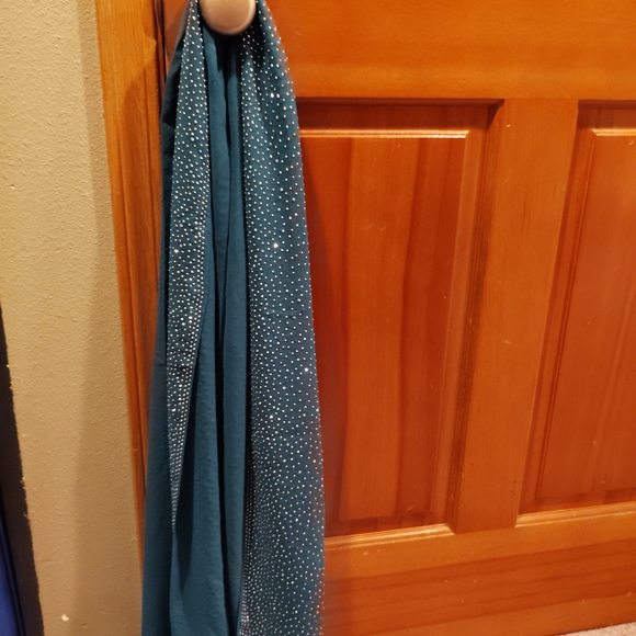 Jessica McClintock Blue Scarf with White Accents - Picture 2 of 3